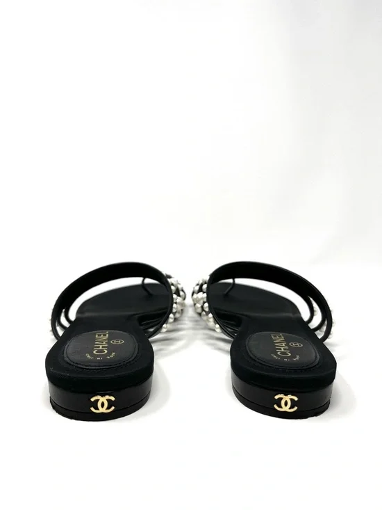 Chanel CC Logo Black Leather White Pearl Pearls Flat Strappy Sandals Slides 39.5 - Picture 2 of 9